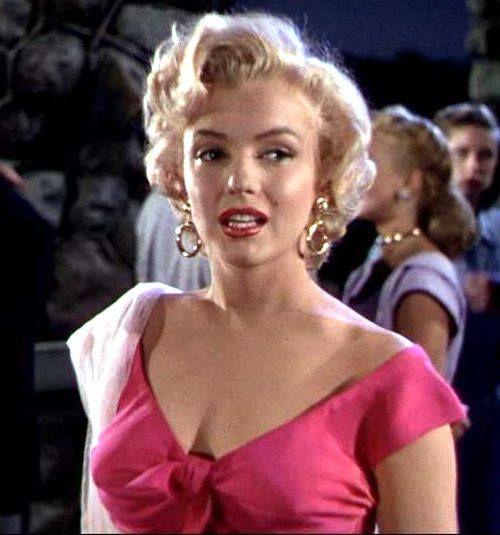 HD wallpaper: Marilyn Monroe, actress, pearl necklace, face, women,  portrait | Wallpaper Flare